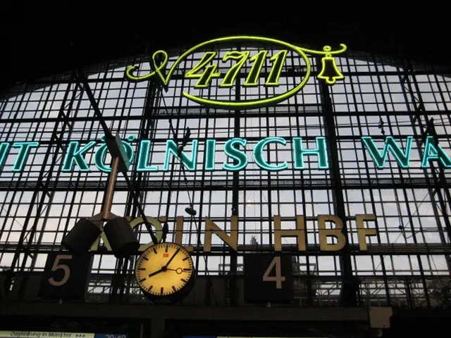 Guide for winding a mechanical clock: A step-by-step process