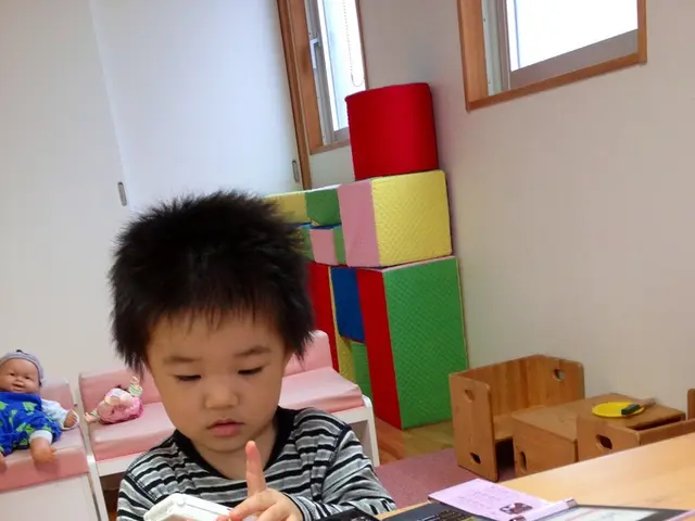 Is it proposed to prohibit the use of mobile devices in educational institutions?