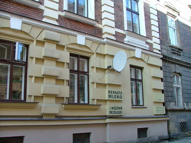 Power Grid Upkeep in Siegen, July 24, 2025: Maintenance operations persist on the electrical grid