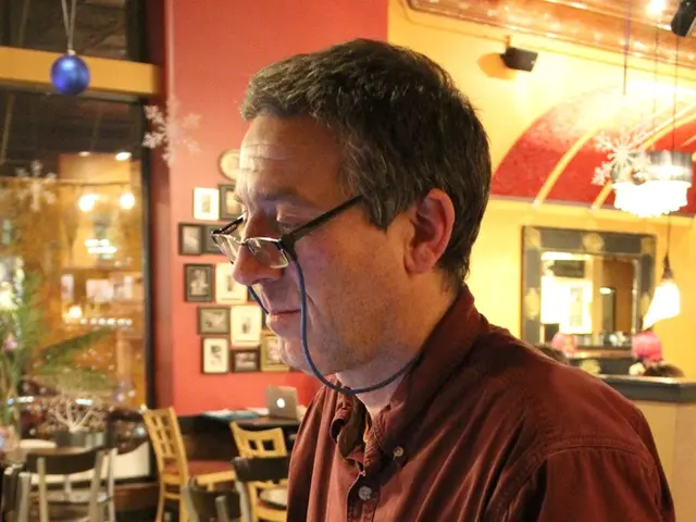 "Steve Jobs' Secretary Delayed at Work Due to Car Trouble, Received a New Jaguar as a Solution"