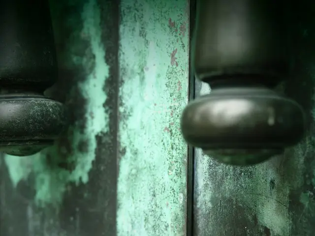 Dual-Phase Locking Procedure