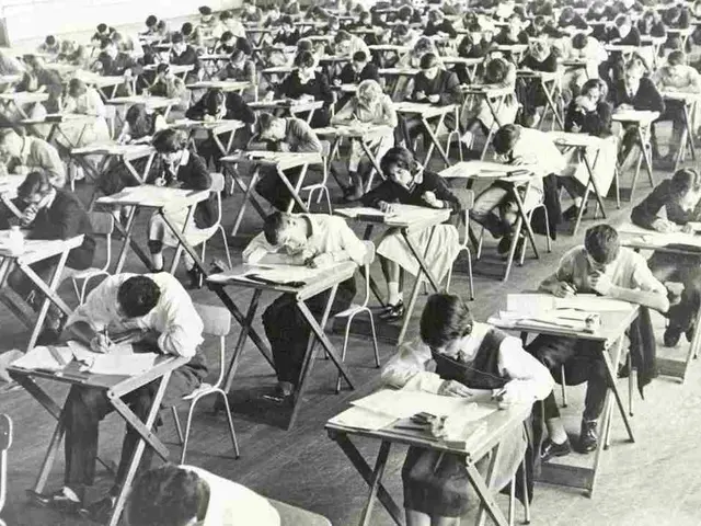 Emergence of Collective Artificial Intelligence Agents