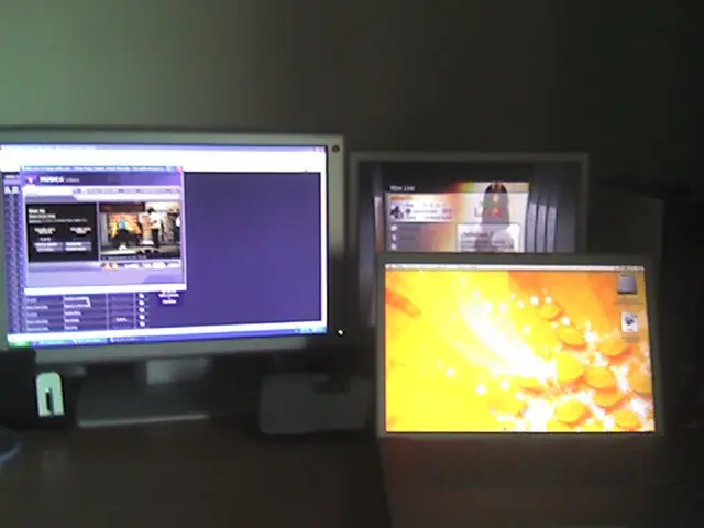 Stunning Showcase of Imbalanced Split Screens in Creative Web Design